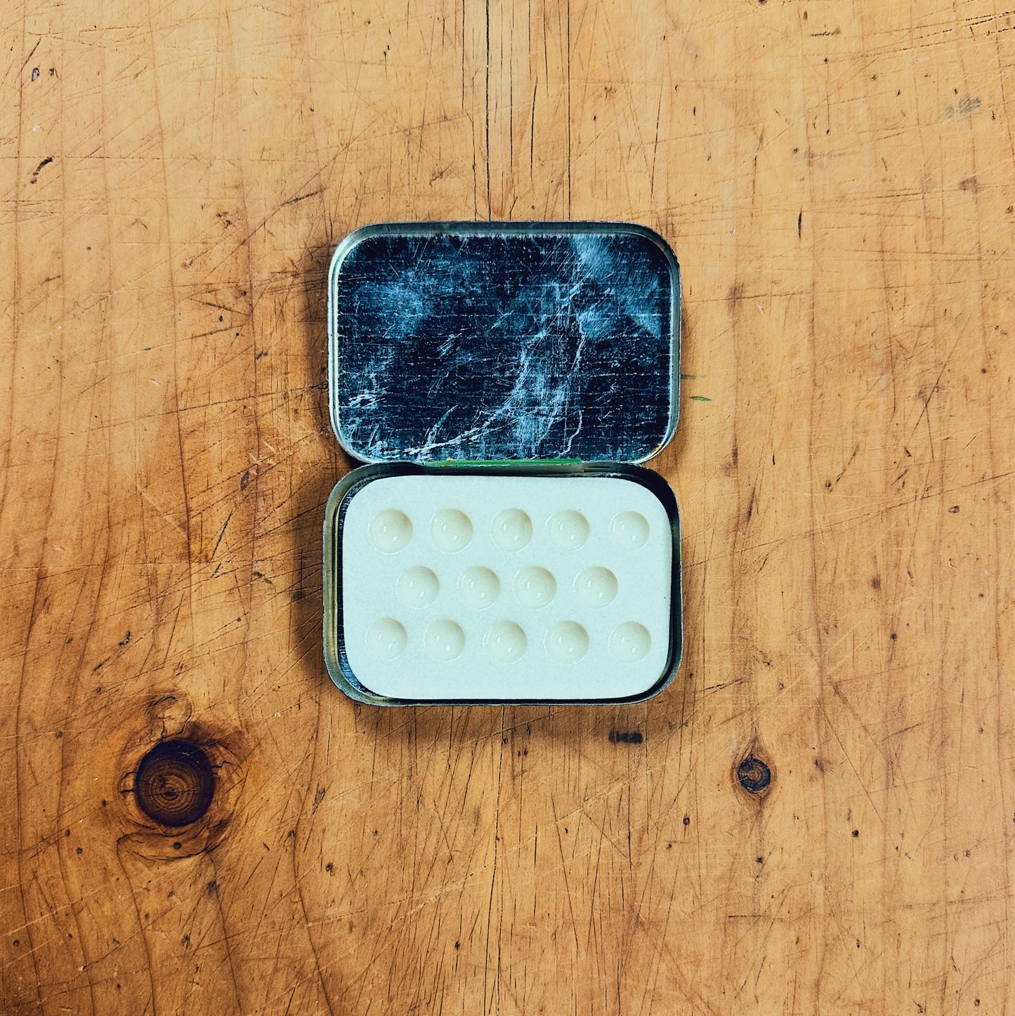 PÉRE CAMILLE VINTAGE PARISIAN TIN & CUSTOM PALETTE