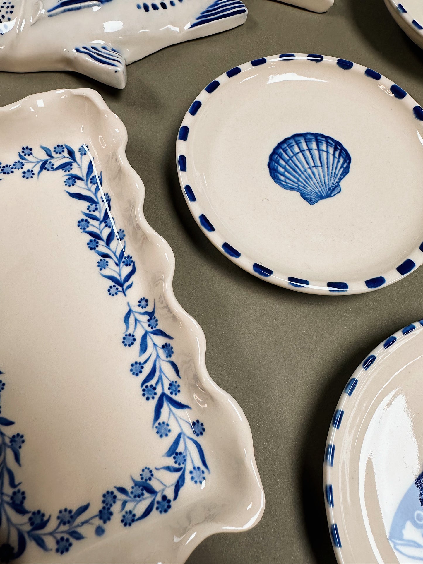 HAND-PAINTED HEIRLOOM PLATES, TRINKET TRAYS & WALL FISH