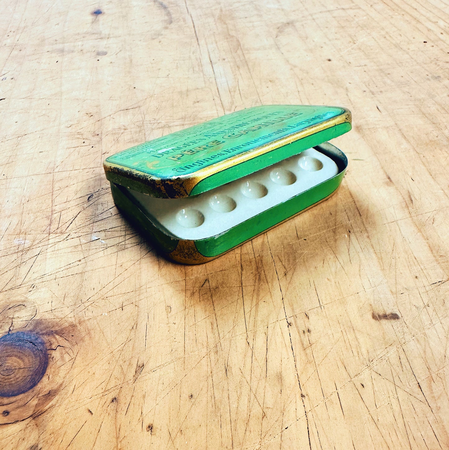 PÉRE CAMILLE VINTAGE PARISIAN TIN & CUSTOM PALETTE