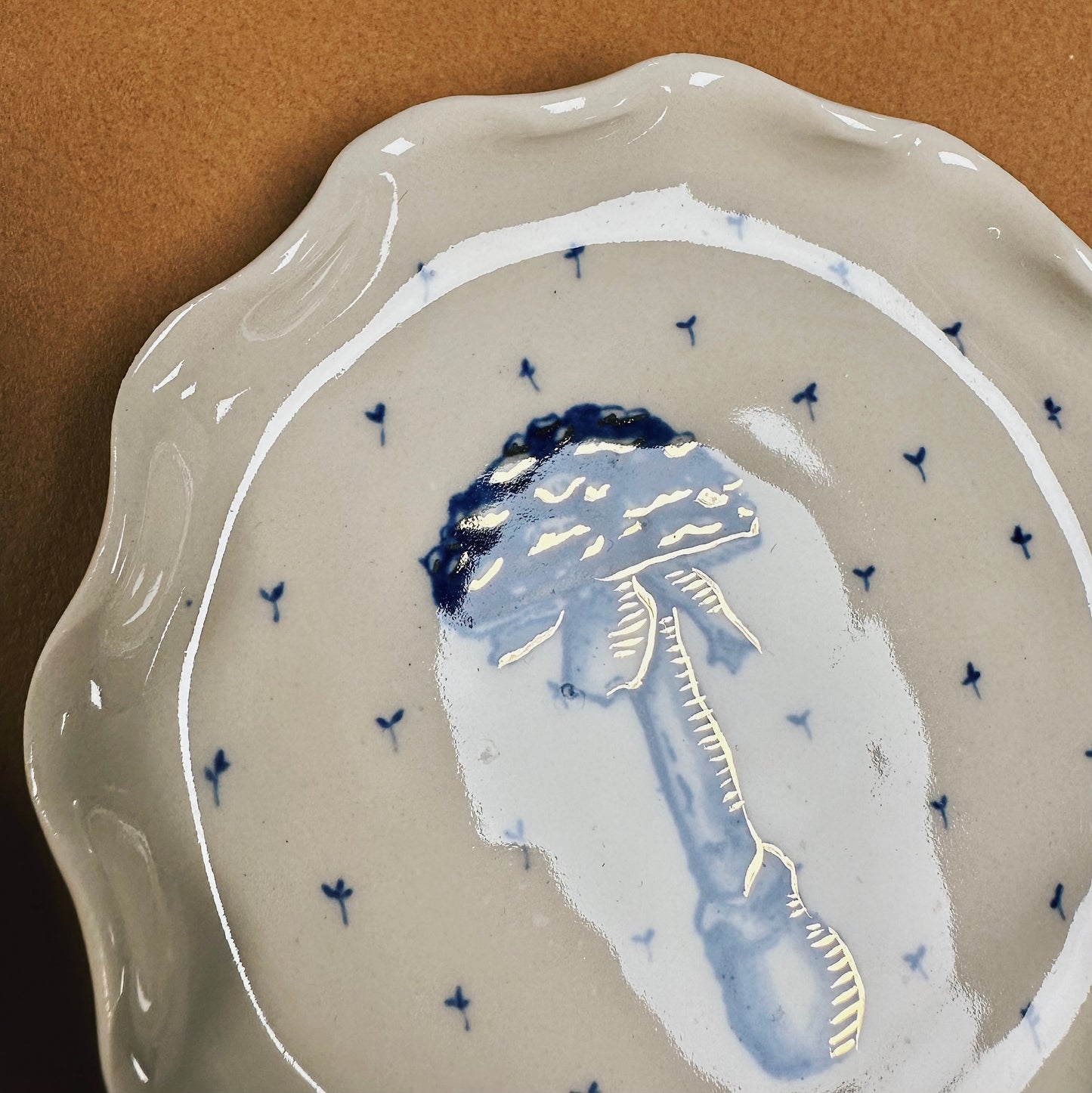 HAND-PAINTED HEIRLOOM PLATES & TRINKET TRAYS
