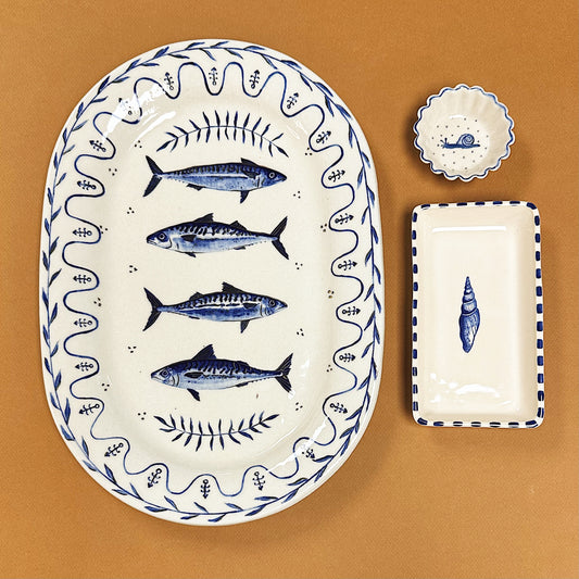 HAND-PAINTED HEIRLOOM PLATTER, TRINKET TRAYS & WIGGLE DISH