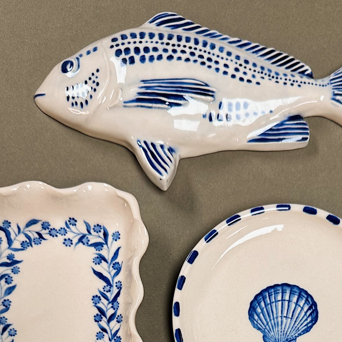 HAND-PAINTED HEIRLOOM PLATES, TRINKET TRAYS & WALL FISH