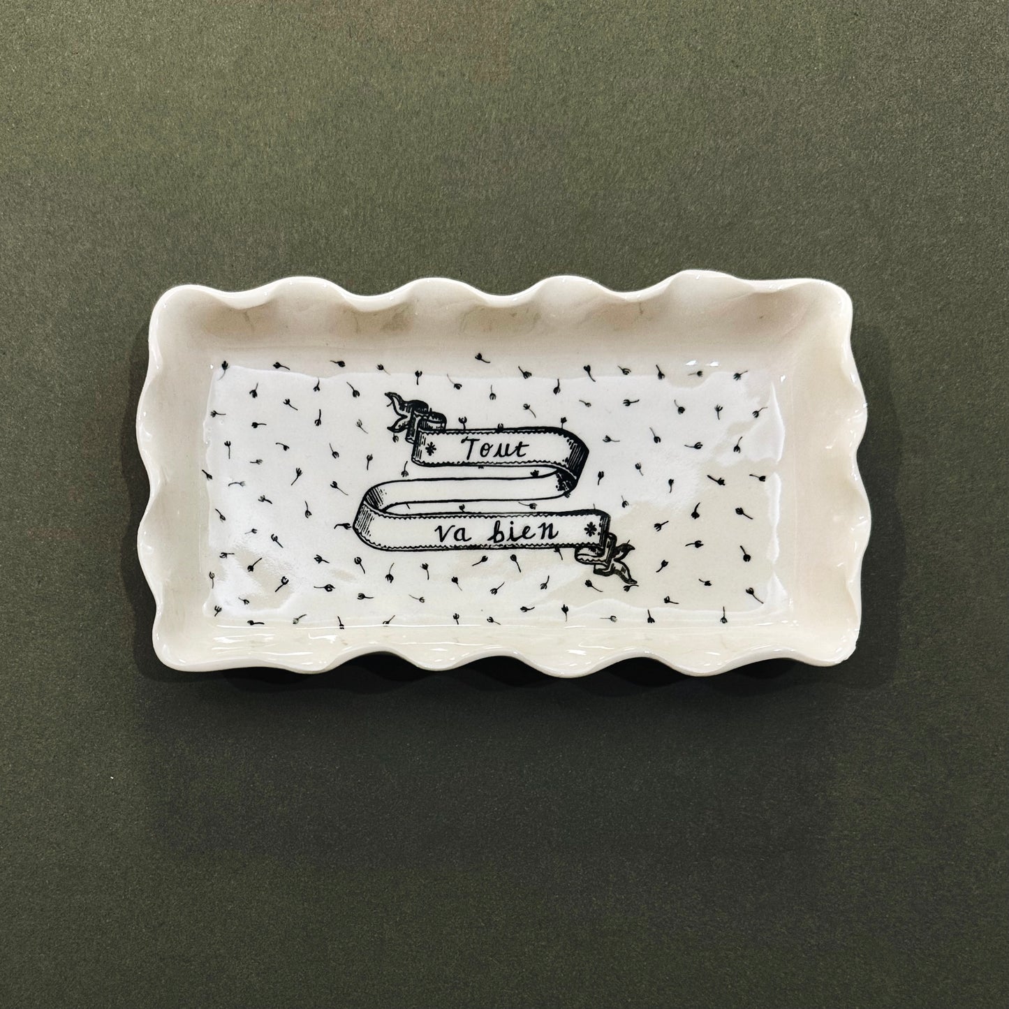 ‘TOUT VA BIEN’ HAND-PAINTED TRINKET TRAYS