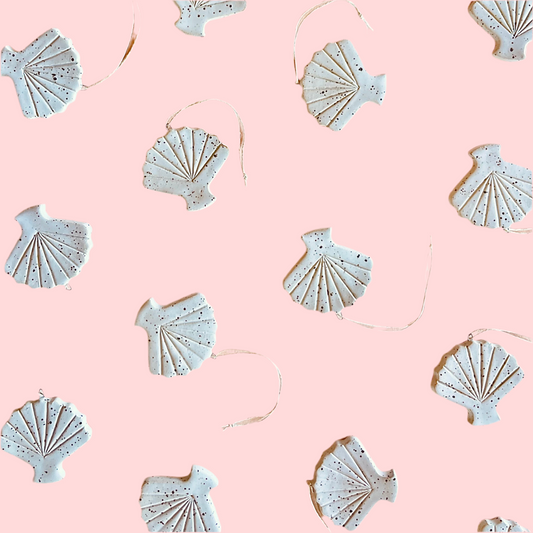 SCALLOP SHELL ORNAMENT