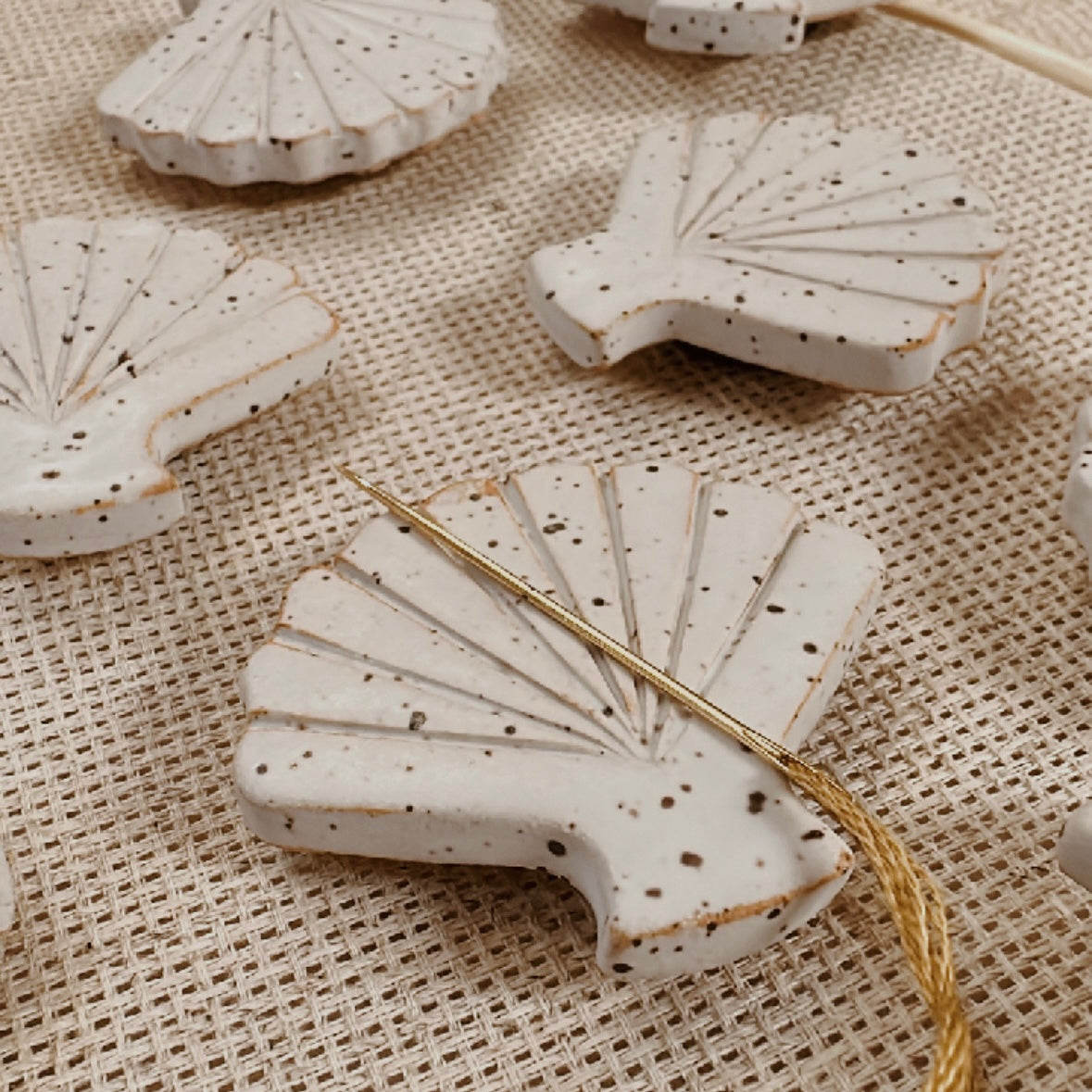 CERAMIC SEASHELL NEEDLE MINDER - SUGARHOUSE CERAMIC CO.