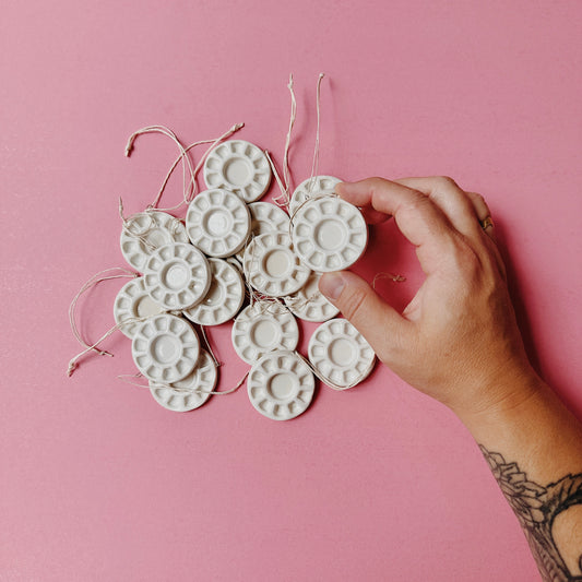 CLASSIC CIRCULAR PALETTE ORNAMENT