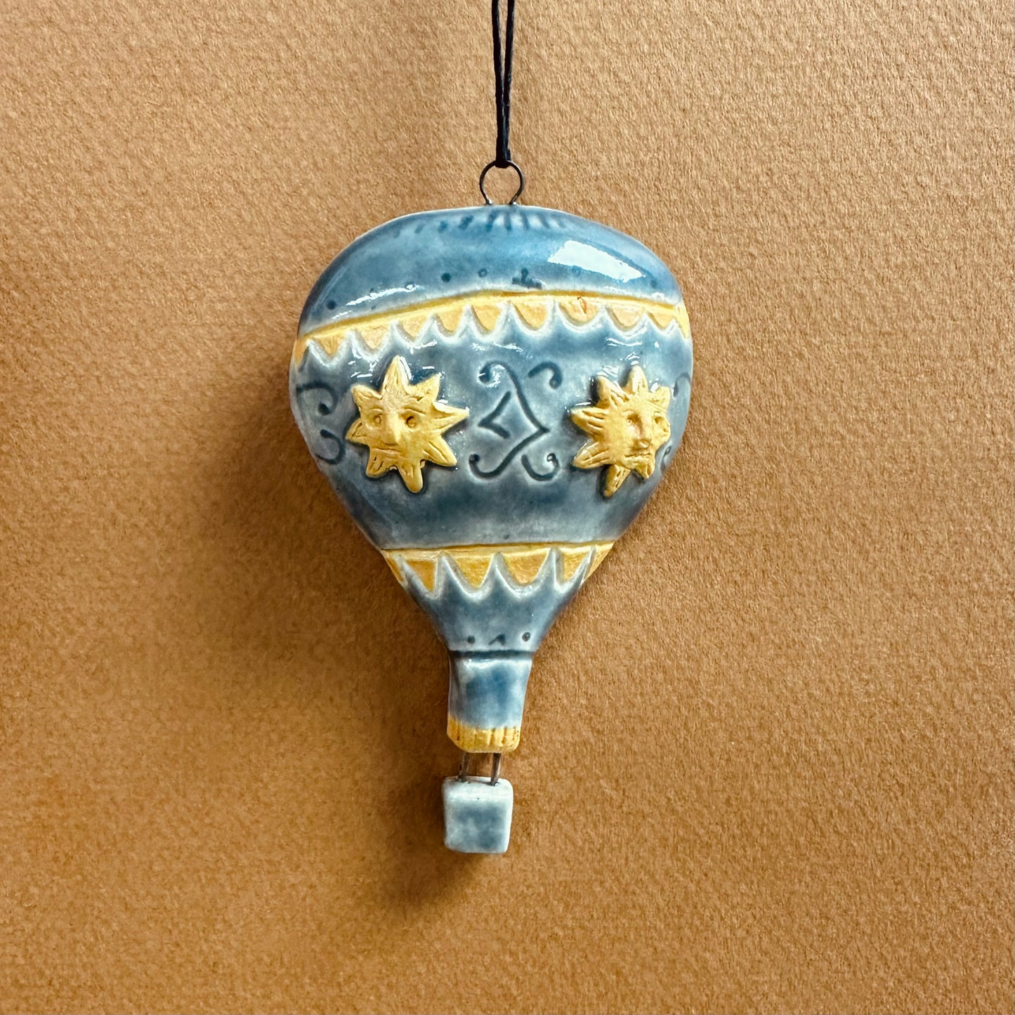 MONTGOLFIER HOT AIR BALLOON ORNAMENT