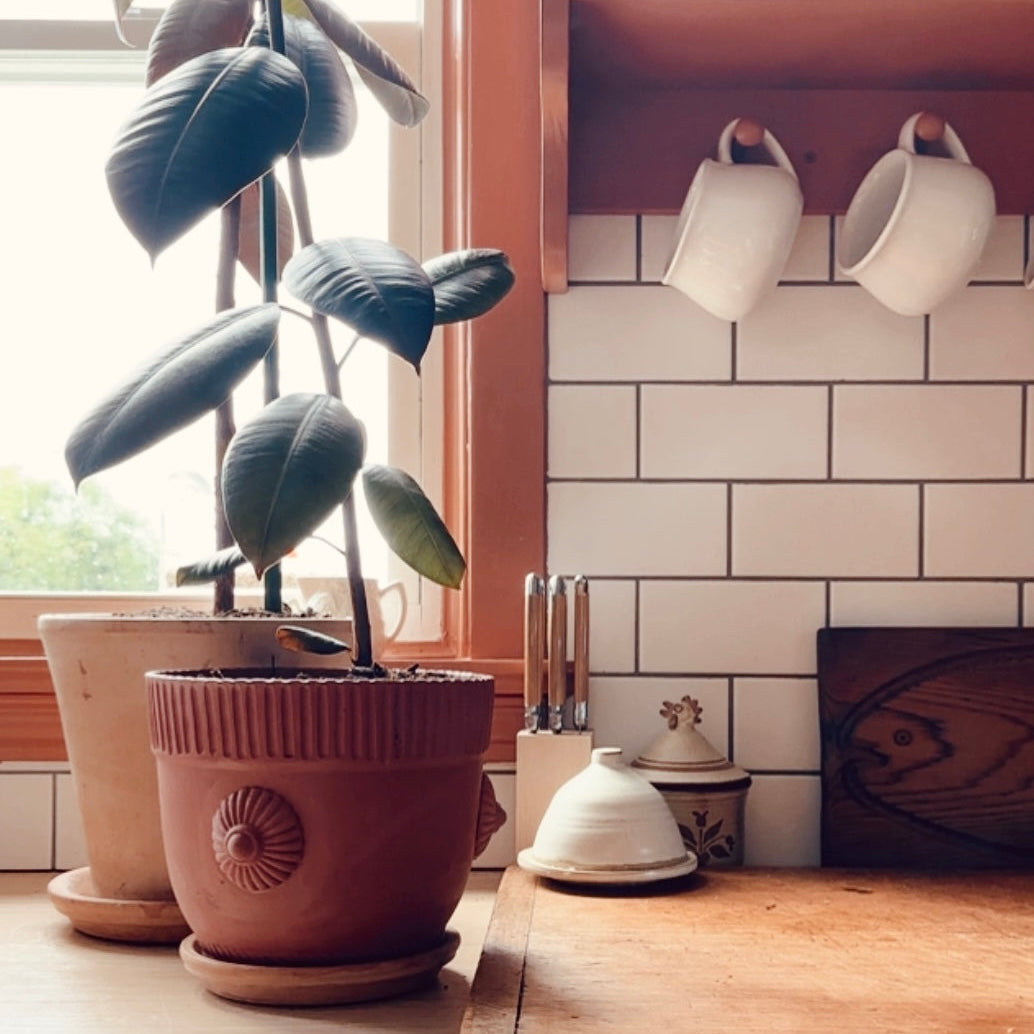 HANDMADE SUNBURST MEDALLION TERRACOTTA POT
