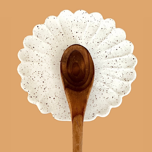 SCALLOPED SPOON REST