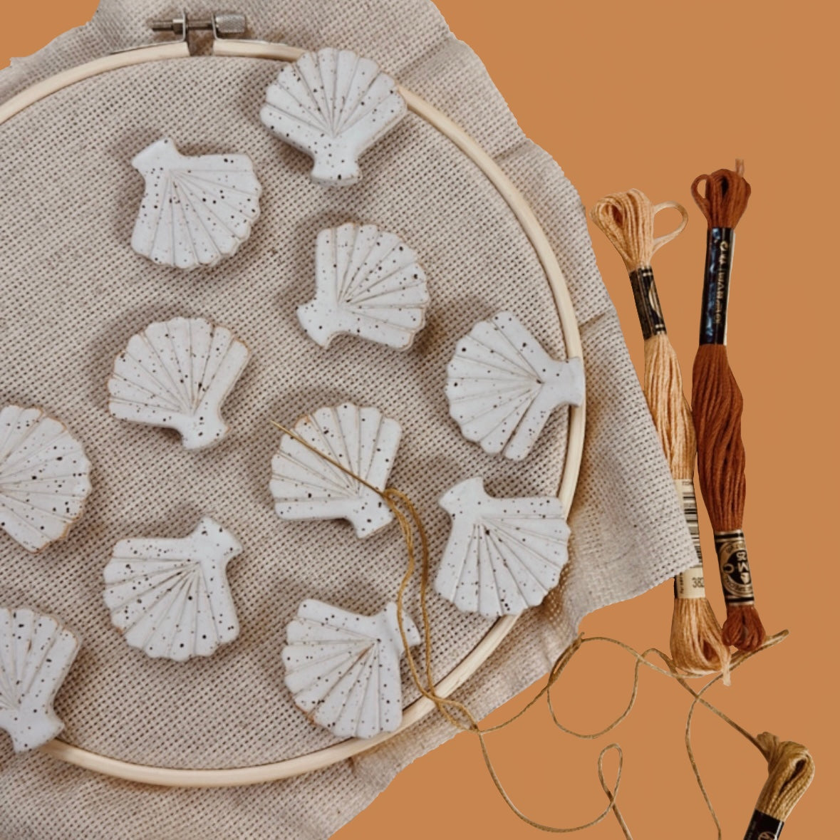 CERAMIC SEASHELL NEEDLE MINDER - SUGARHOUSE CERAMIC CO.