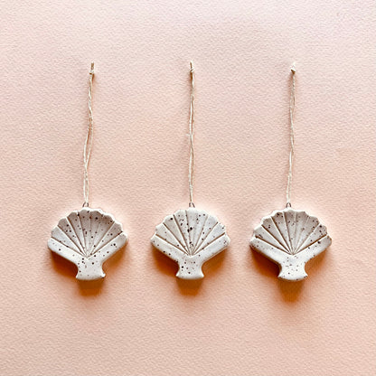 SCALLOP SHELL ORNAMENT